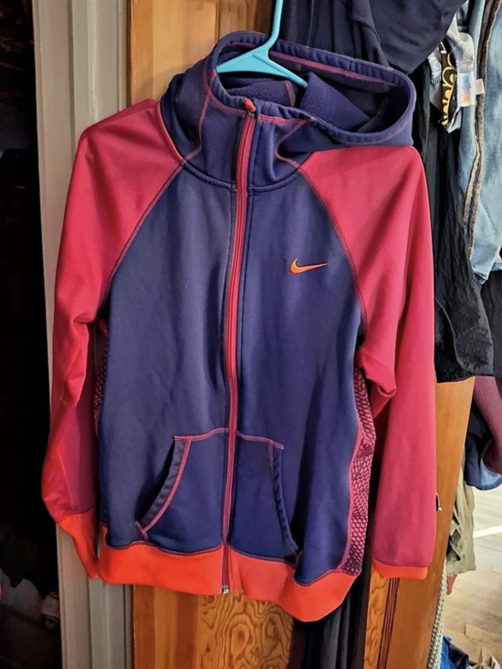 Nike Therma-FIT Women's Large Purple & Pink Athletic Jacket